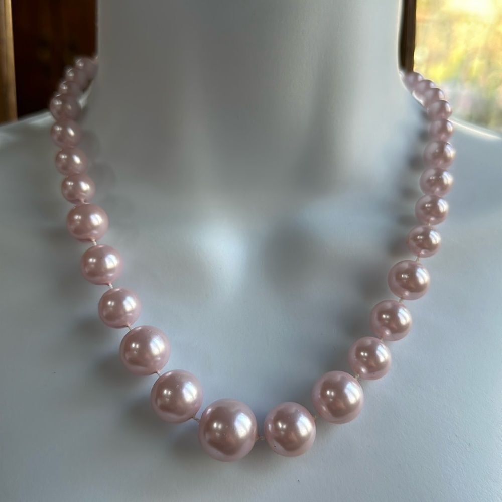 Vintage Jewelry Pink Pearl Like Beaded Necklace With Clasp
